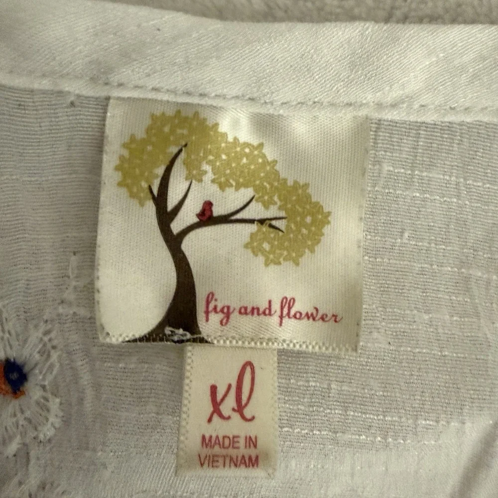 Fig and Flower Embroidered Cottagecore Top White Floral Boho Peasant Size XL - Picture 4 of 8